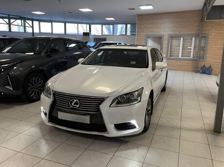 Lexus LS 460