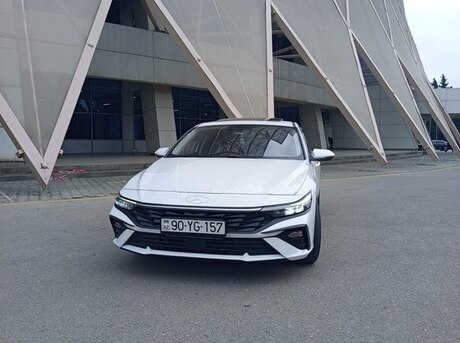 Hyundai Elantra 2024