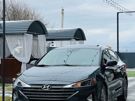 Hyundai Elantra 2020