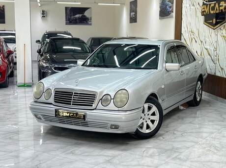 Mercedes E 240