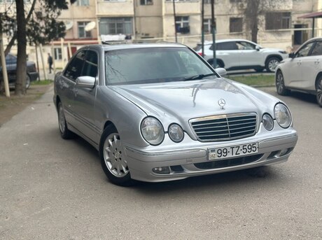 Mercedes E 220 2000