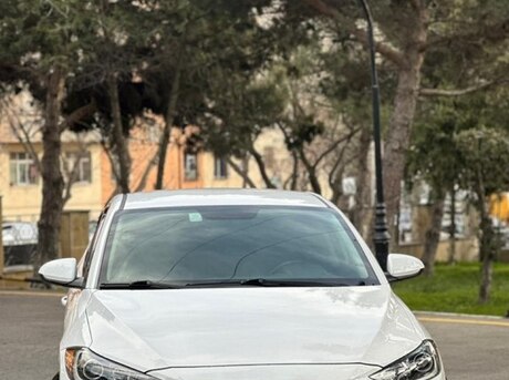 Hyundai Elantra 2017