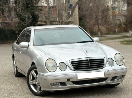 Mercedes E 240 2001