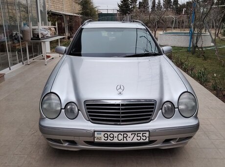 Mercedes E 240
