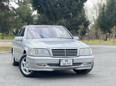 Mercedes C 200