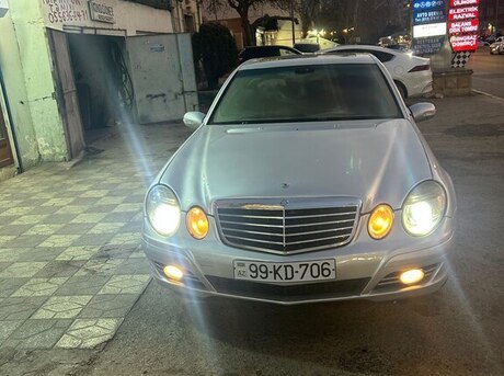 Mercedes E 220 2003