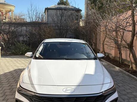Hyundai Elantra 2024