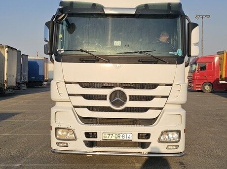 Mercedes Actros 1844