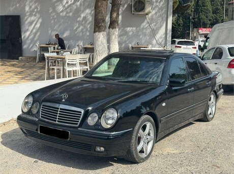 Mercedes E 230