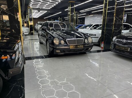 Mercedes E 220