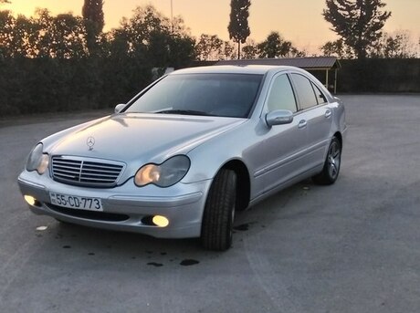Mercedes C 200