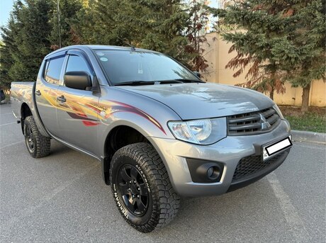 Mitsubishi L200 2015