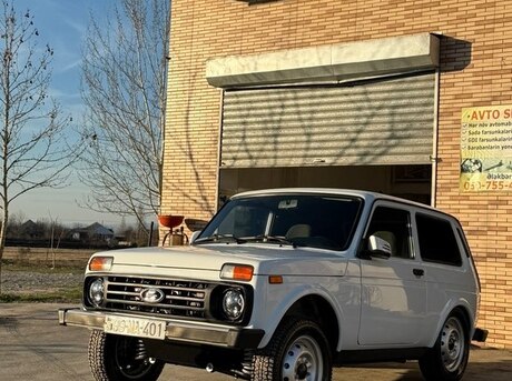 LADA (VAZ) Niva 2015
