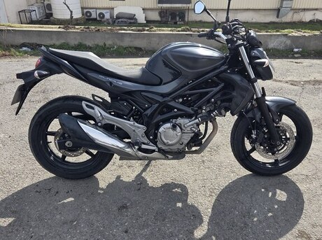 Suzuki SFV 650 Gladius