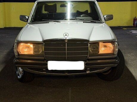 Mercedes W123