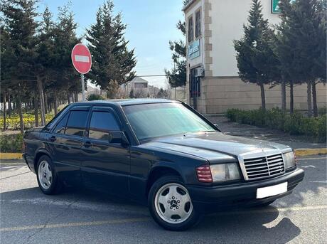Mercedes 190 1990