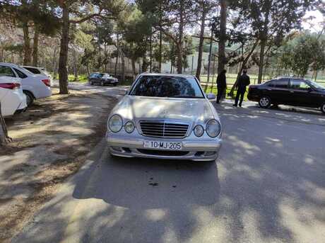 Mercedes E 240 2001