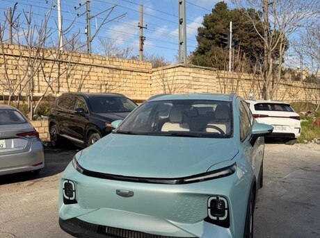 Geely  2023