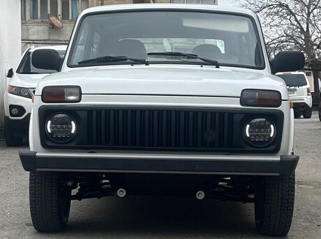 LADA (VAZ) Niva 2015