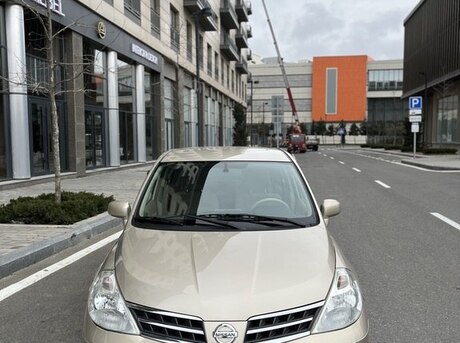 Nissan Tiida 2011