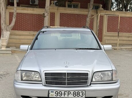 Mercedes C 200