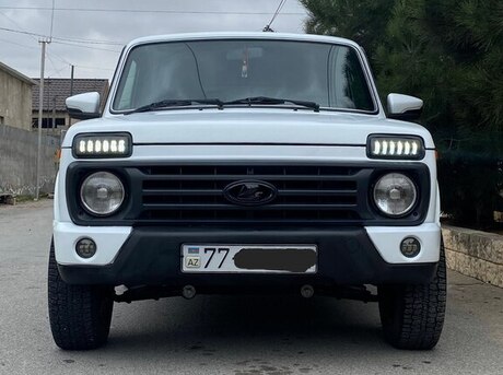 LADA (VAZ) Niva 2015