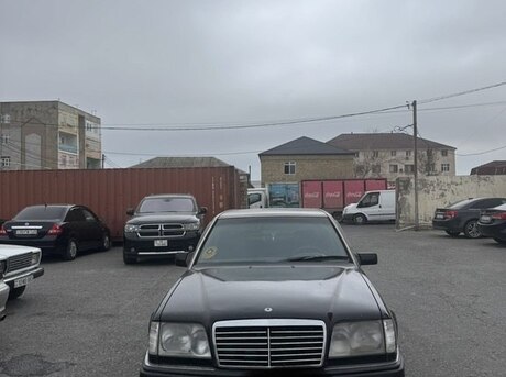 Mercedes 220 E