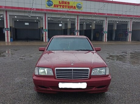 Mercedes C 180