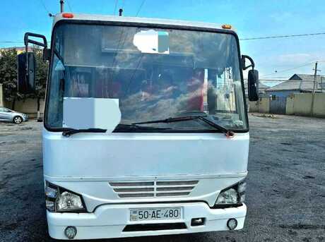 Isuzu NP 37