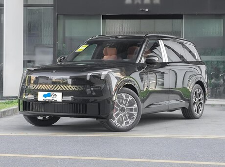 Lynk & Co 900