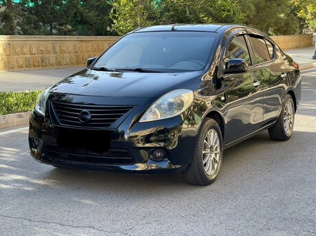 Nissan Sunny 2012