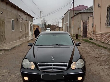 Mercedes C 200