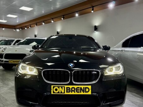 BMW M5 2012