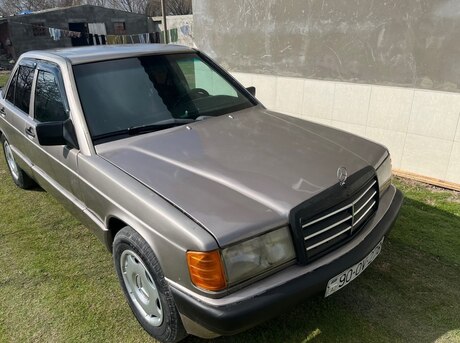 Mercedes 190 1990