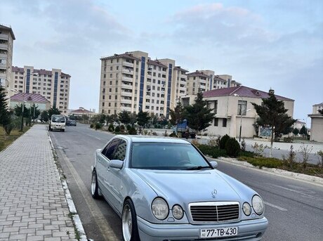 Mercedes E 430