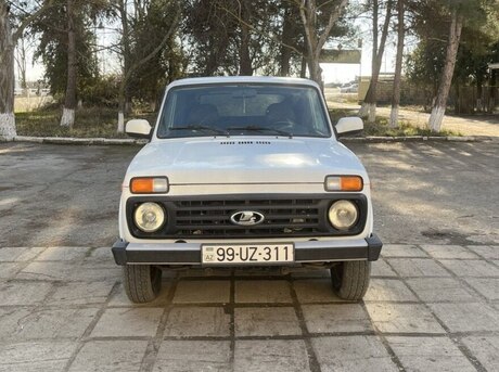 LADA (VAZ) Niva 2015