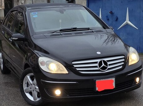 Mercedes B 180