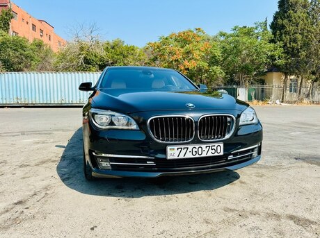 BMW 750