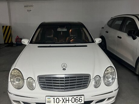 Mercedes E 240 2003