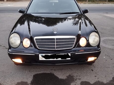 Mercedes E 240