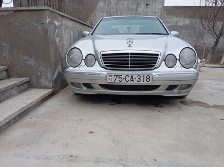 Mercedes E 270