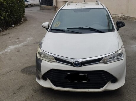 Toyota Corolla Fielder 2015