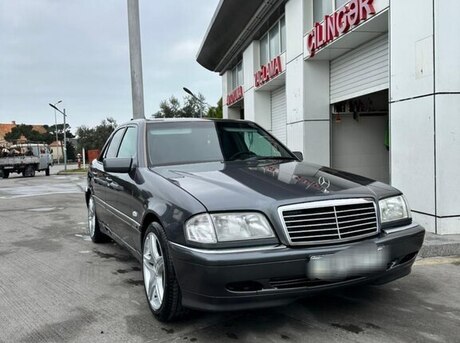 Mercedes C 240