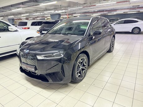 BMW iX