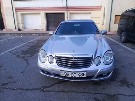 Mercedes E 220