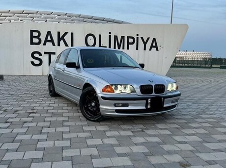 BMW 320