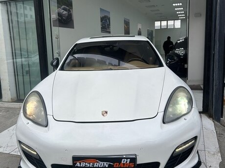 Porsche Panamera Turbo