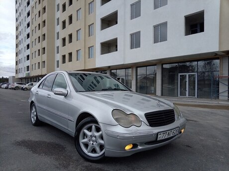 Mercedes C 240