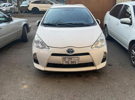 Toyota Aqua 2015