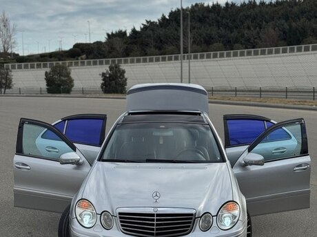 Mercedes E 220